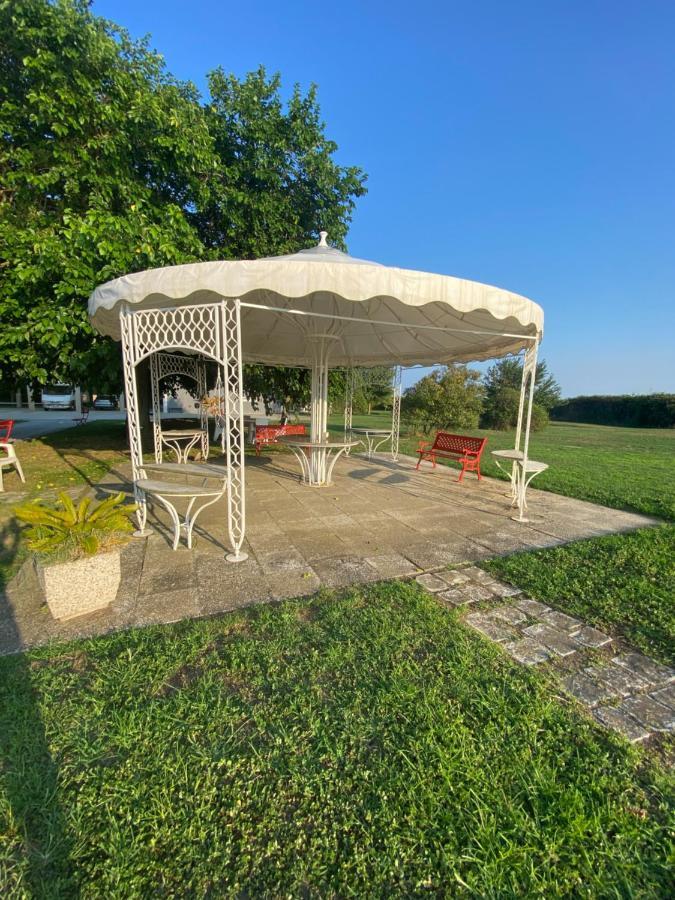 リド・デッレ・ナツィオーニ Tra Campagna E Mare Bed & Breakfast エクステリア 写真